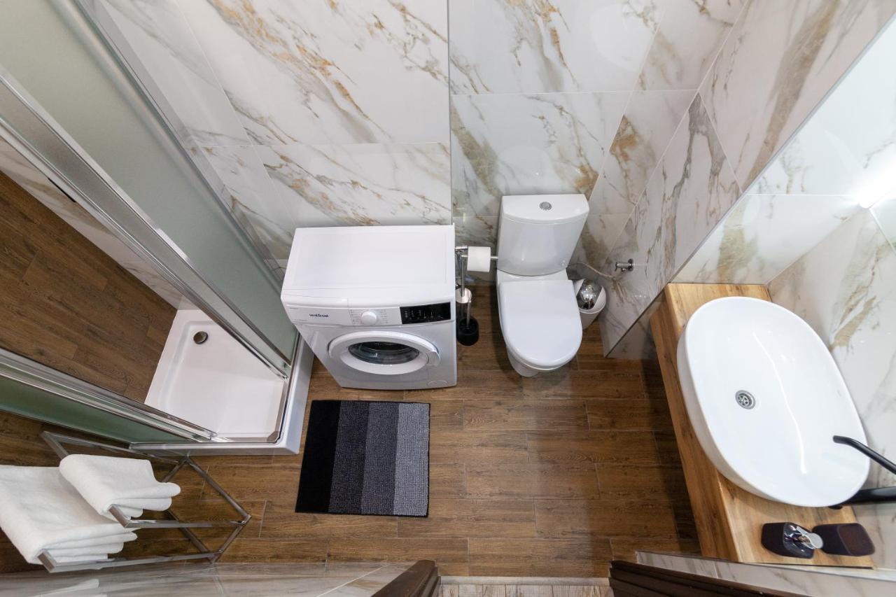 Alfa Apartments Kniazia Leva 2 Lviv Luaran gambar